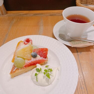 【新宿三丁目：おすすめカフェ】Hatake cafeでデザートセット